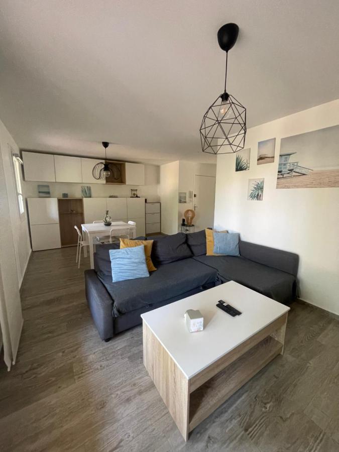 Appartement Proche Mer Avec Terrasse Et Jardin Privatif Hyeres Exterior photo