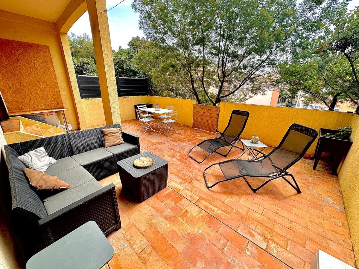 Appartement Proche Mer Avec Terrasse Et Jardin Privatif Hyeres Exterior photo